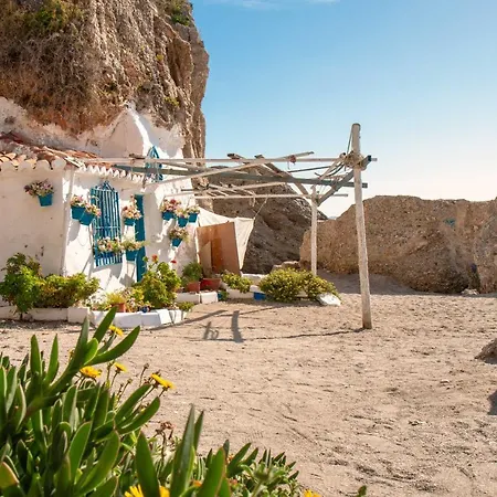 En Edificio Torresol, 1ª Linea De Playa En Nerja